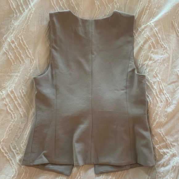 Aritzia Regal Vest Size 8 - Picture 4 of 6